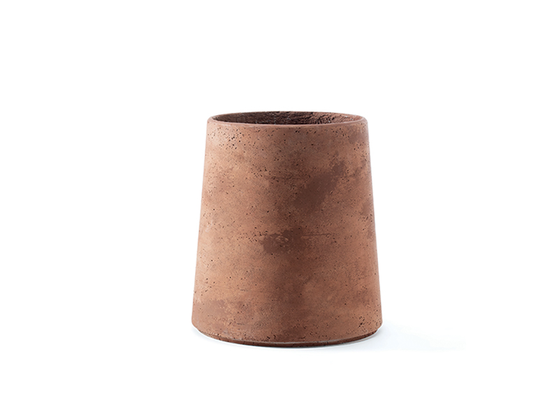 Concrete vase Allium